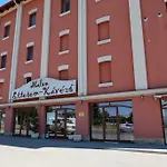 Bed & Breakfast Malom Club Panzio 3*