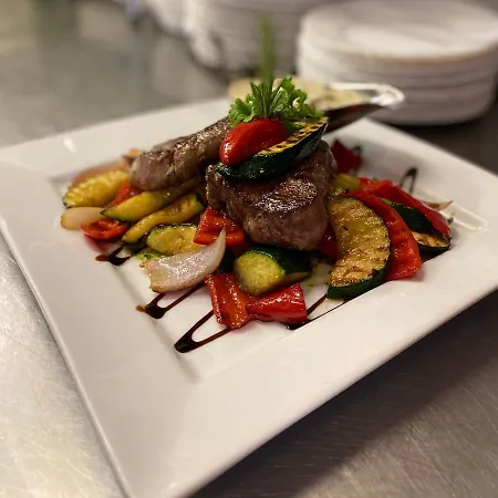 Alojamento de Acomodação e Pequeno-almoço Malom Club Panzió