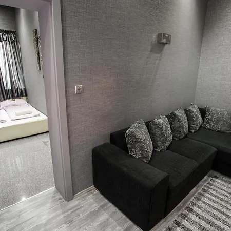 Bed & Breakfast Malom Club Panzio 2*