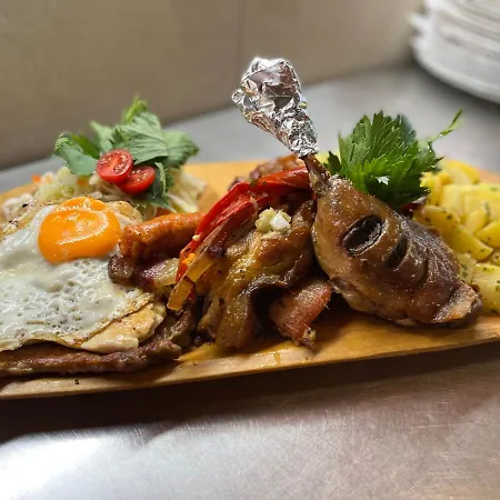 Alojamento de Acomodação e Pequeno-almoço Malom Club Panzió