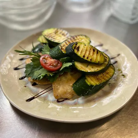 Alojamento de Acomodação e Pequeno-almoço Malom Club Panzió 2*