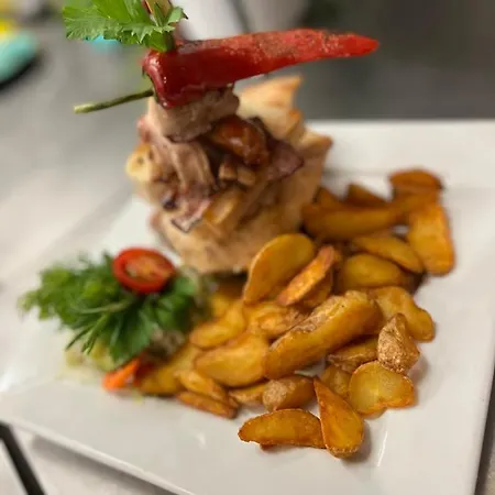 Malom Club Panzio Bed & Breakfast