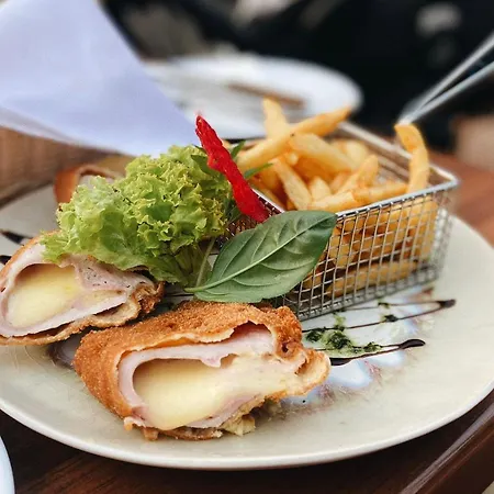 Alojamento de Acomodação e Pequeno-almoço Malom Club Panzió