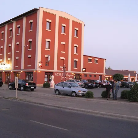 Malom Club Panzio Baja
