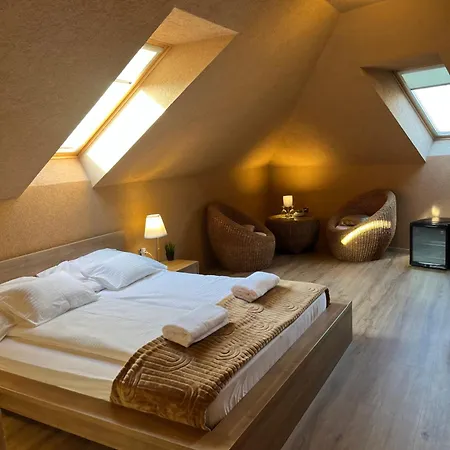 Bed & Breakfast Malom Club Panzio 2*