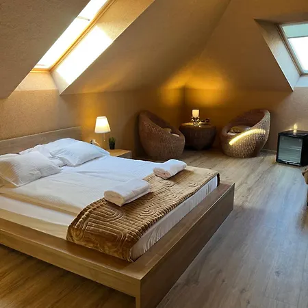 Bed & Breakfast Malom Club Panzio 2*