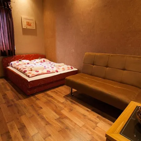 Bed & Breakfast Malom Club Panzio Baja