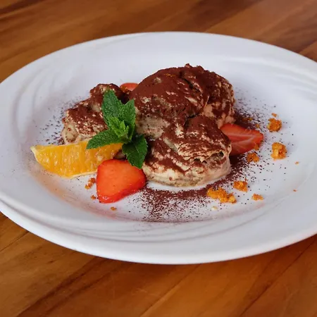 Alojamento de Acomodação e Pequeno-almoço Malom Club Panzió