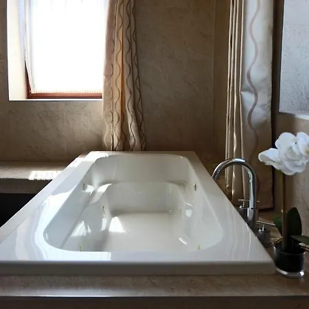 Malom Club Panzio B&B 2*