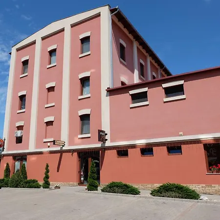 Malom Club Panzió Alojamento de Acomodação e Pequeno-almoço