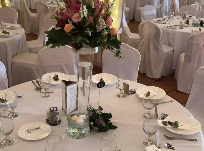 Malom Club Panzio לינה וארוחת בוקר