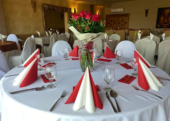 Malom Club Panzio לינה וארוחת בוקר באיה